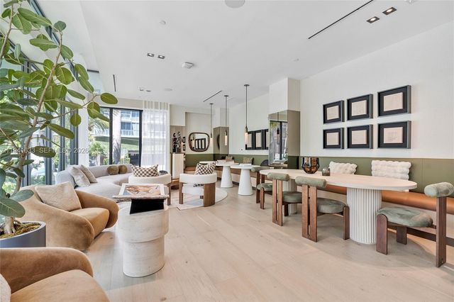 9901 W Bay Harbor Dr 402, Bay Harbor Islands, FL 33154