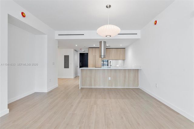 9901 W Bay Harbor Dr 402, Bay Harbor Islands, FL 33154