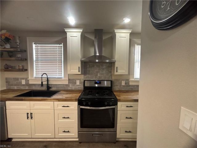 13 Shea ST, Portsmouth, VA 23701