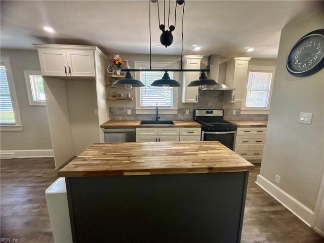 13 Shea ST, Portsmouth, VA 23701
