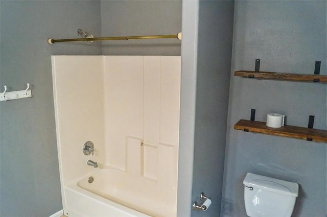 125 Clear Water Street W, Montgomery, TX 77356