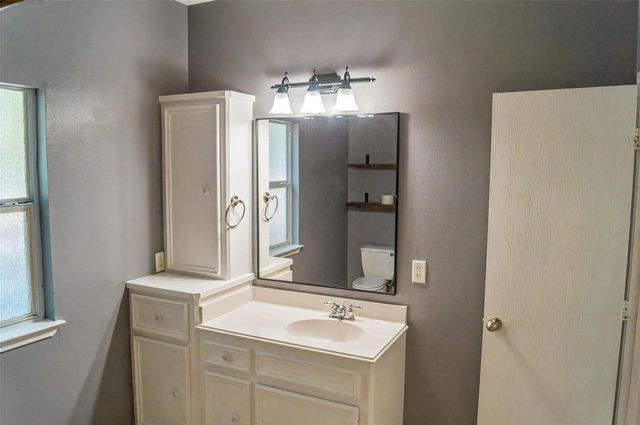125 Clear Water Street W, Montgomery, TX 77356