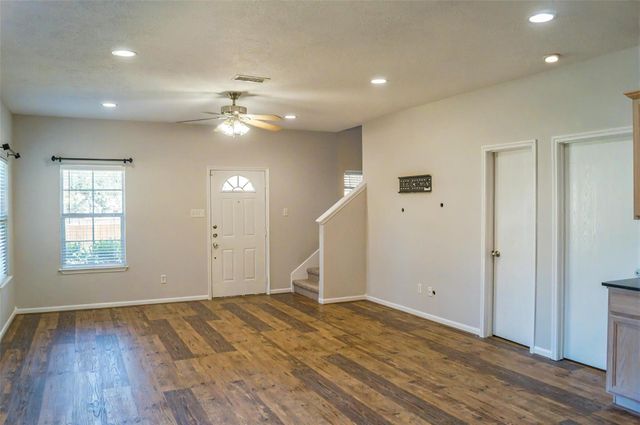 125 Clear Water Street W, Montgomery, TX 77356
