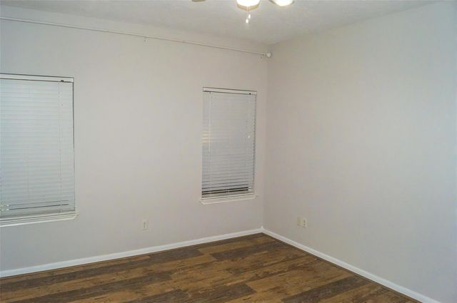 125 Clear Water Street W, Montgomery, TX 77356