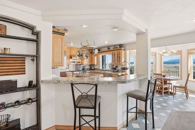10303 N Stoneman Bluff Ln, Spokane, WA 99217