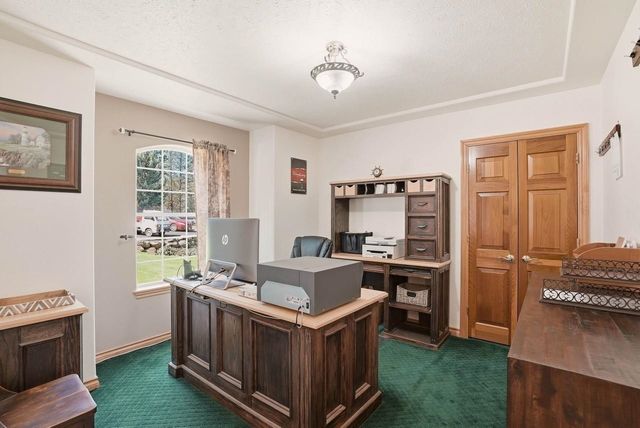 10303 N Stoneman Bluff Ln, Spokane, WA 99217