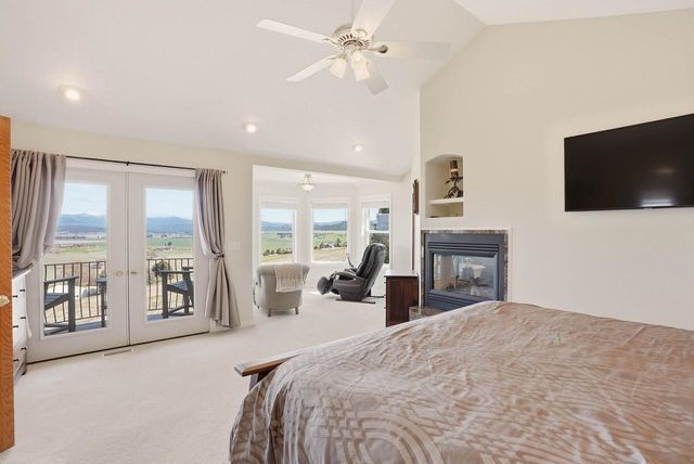 10303 N Stoneman Bluff Ln, Spokane, WA 99217