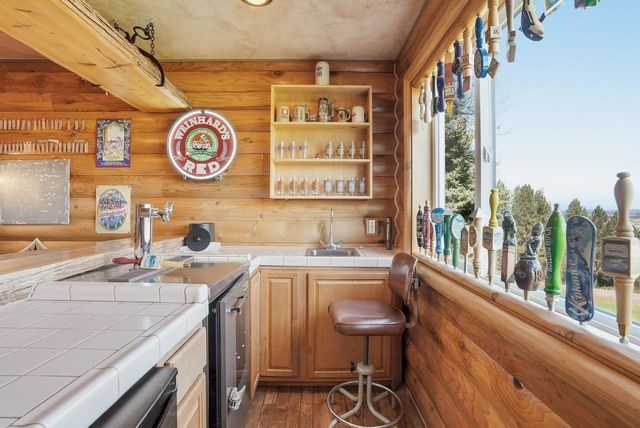 10303 N Stoneman Bluff Ln, Spokane, WA 99217