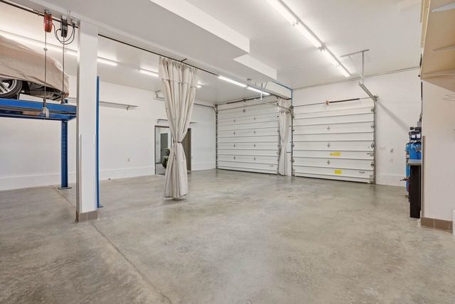 10303 N Stoneman Bluff Ln, Spokane, WA 99217