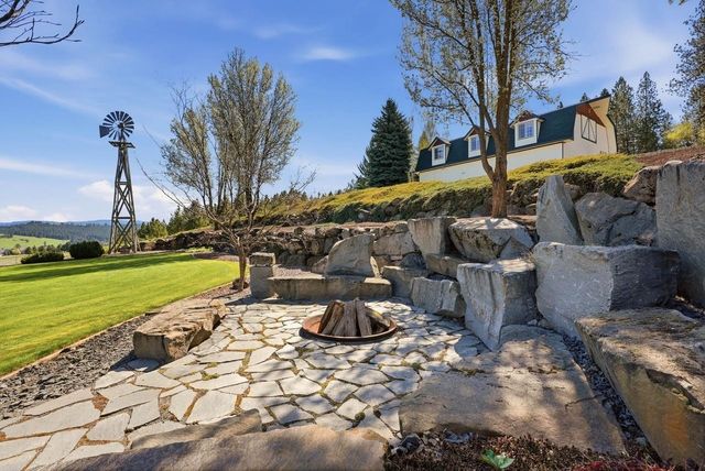 10303 N Stoneman Bluff Ln, Spokane, WA 99217