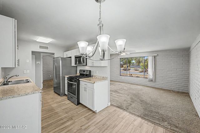 6505 E Nicaragua Drive, Tucson, AZ 85730