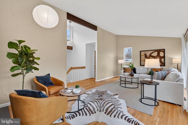 11203 LEATHERWOOD DR, Reston, VA 20191