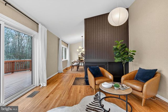 11203 LEATHERWOOD DR, Reston, VA 20191