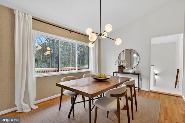 11203 LEATHERWOOD DR, Reston, VA 20191