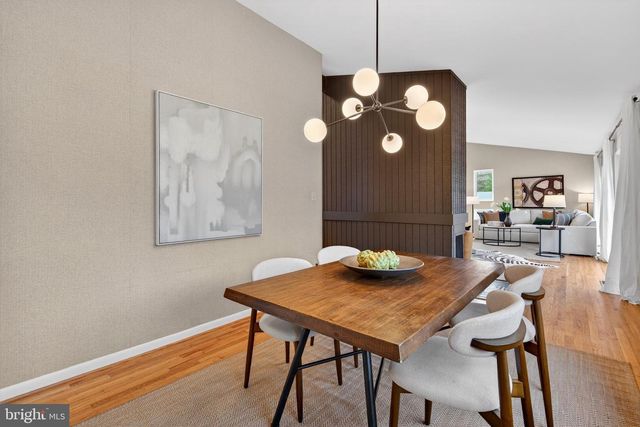 11203 LEATHERWOOD DR, Reston, VA 20191