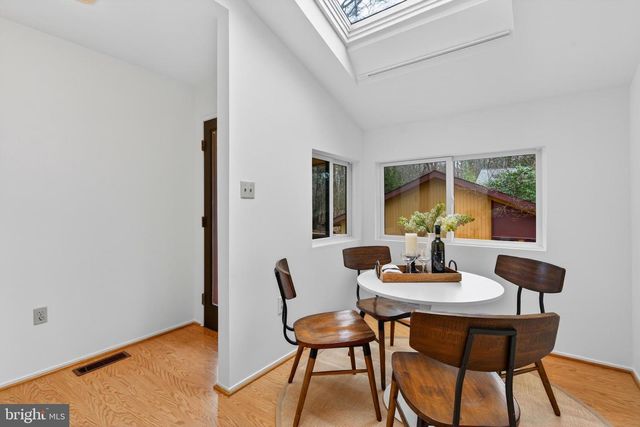 11203 LEATHERWOOD DR, Reston, VA 20191