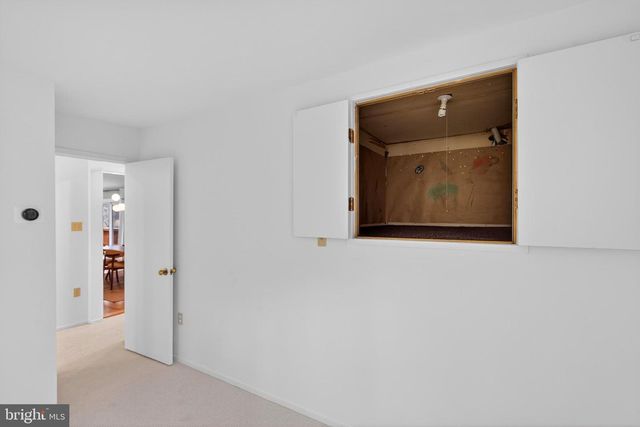 11203 LEATHERWOOD DR, Reston, VA 20191