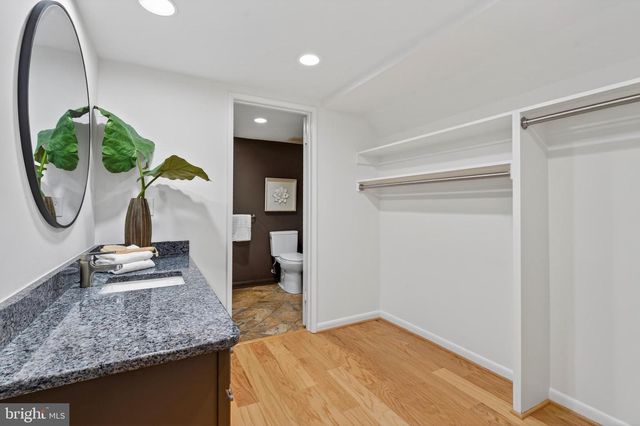 11203 LEATHERWOOD DR, Reston, VA 20191