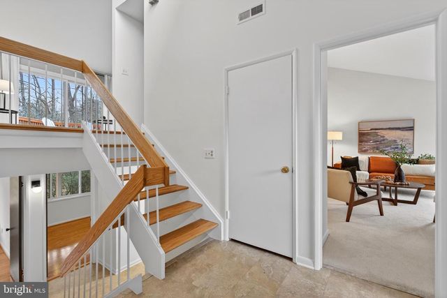 11203 LEATHERWOOD DR, Reston, VA 20191