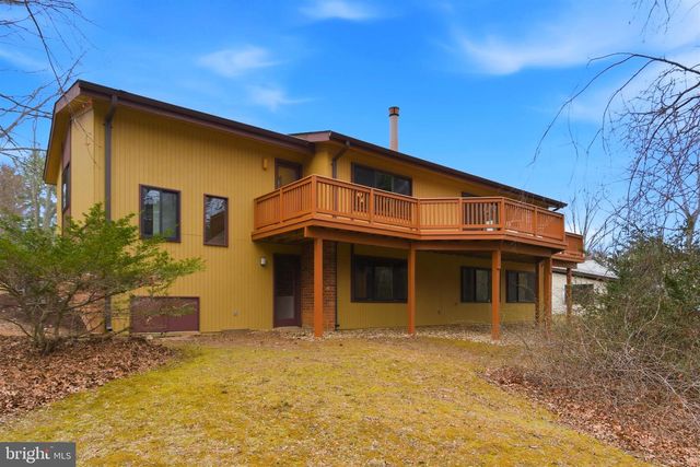 11203 LEATHERWOOD DR, Reston, VA 20191