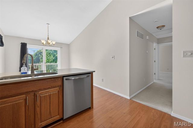 812 Whispering Village Circle, Ballwin, MO 63021