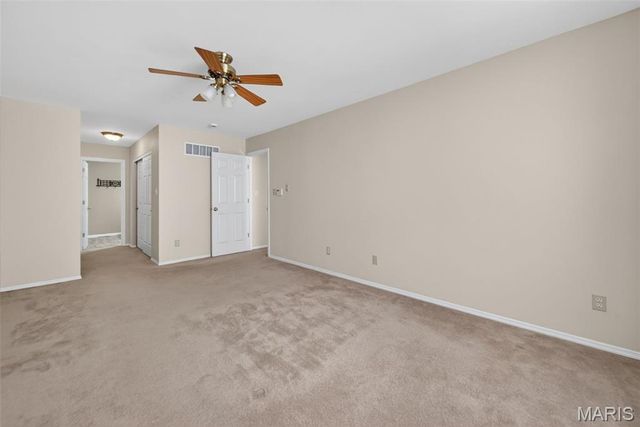 812 Whispering Village Circle, Ballwin, MO 63021