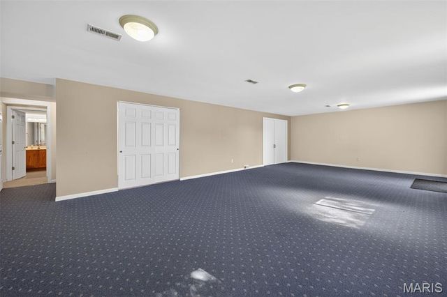812 Whispering Village Circle, Ballwin, MO 63021