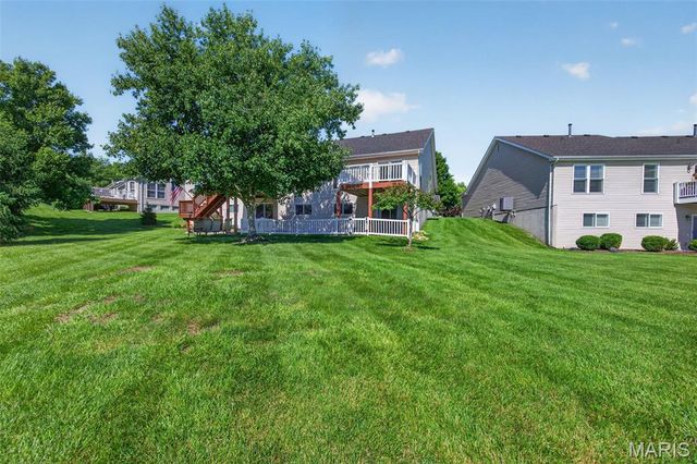 812 Whispering Village Circle, Ballwin, MO 63021