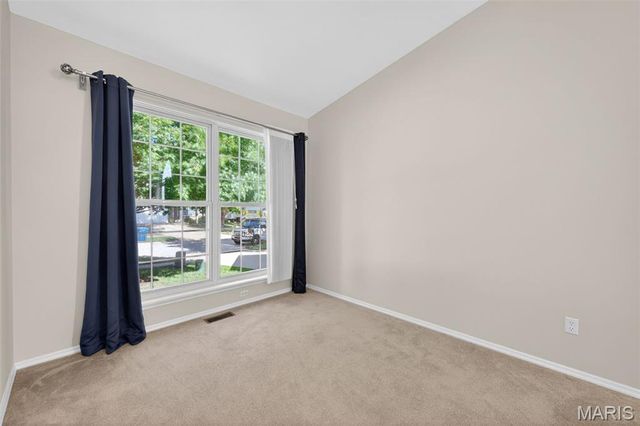 812 Whispering Village Circle, Ballwin, MO 63021