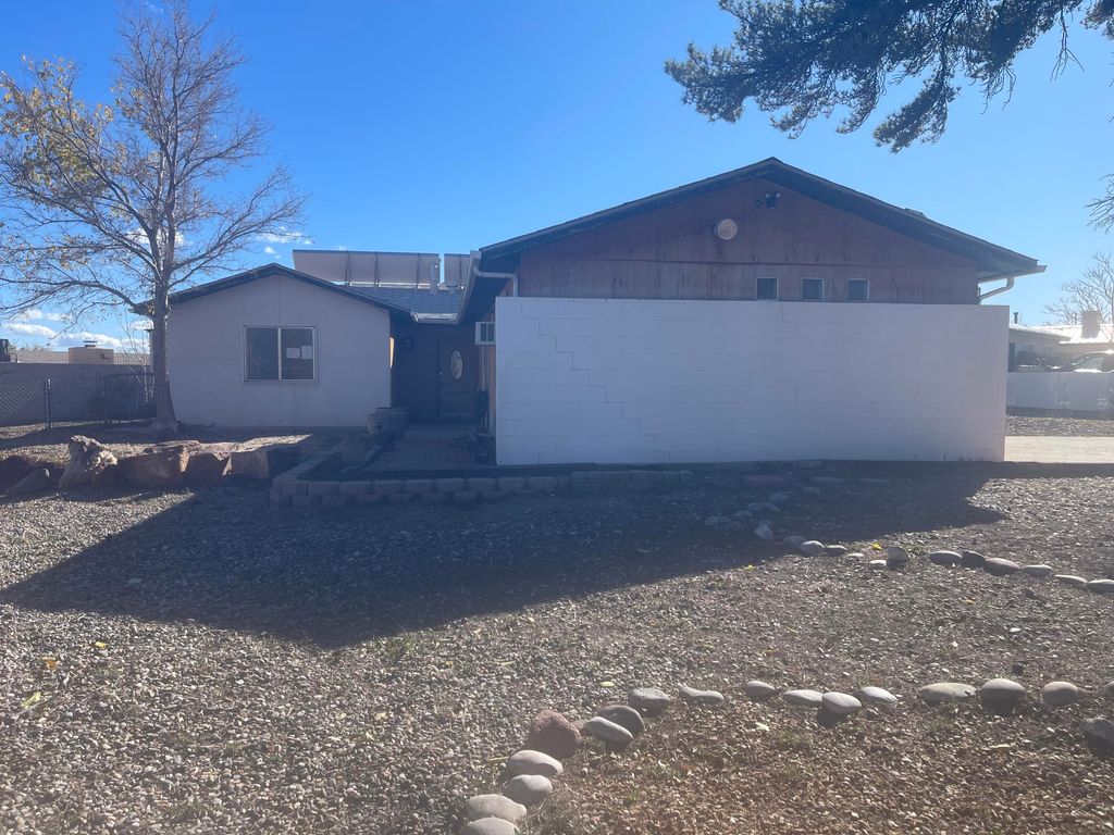 806 El Olmo Court SE, Rio Rancho, NM 87124
