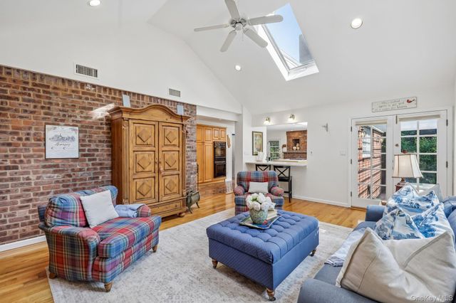 173 Meadbrook Road, Garden City, NY 11530