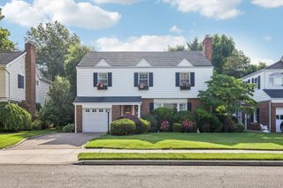 173 Meadbrook Road, Garden City, NY 11530