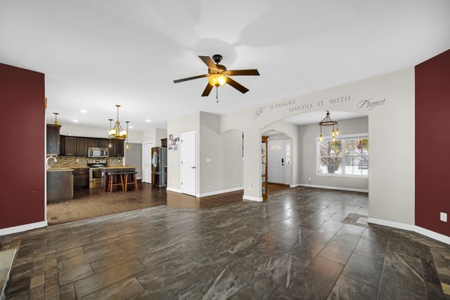 8 W Shakespeare Drive, Valparaiso, IN 46385