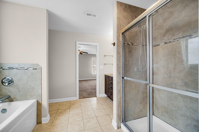 8 W Shakespeare Drive, Valparaiso, IN 46385