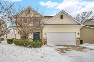 8 W Shakespeare Drive, Valparaiso, IN 46385