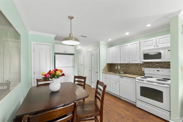 7453 Sunset Harbor Dr 2-202, Navarre Beach, FL 32566