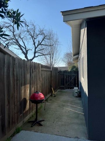 3800 Marigold Lane, Modesto, CA 95356