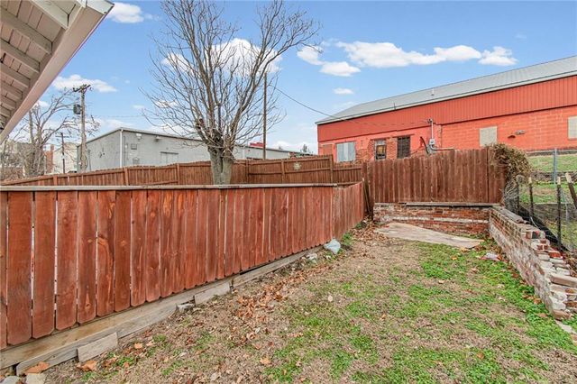 209 S Folger Street, Carrollton, MO 64633