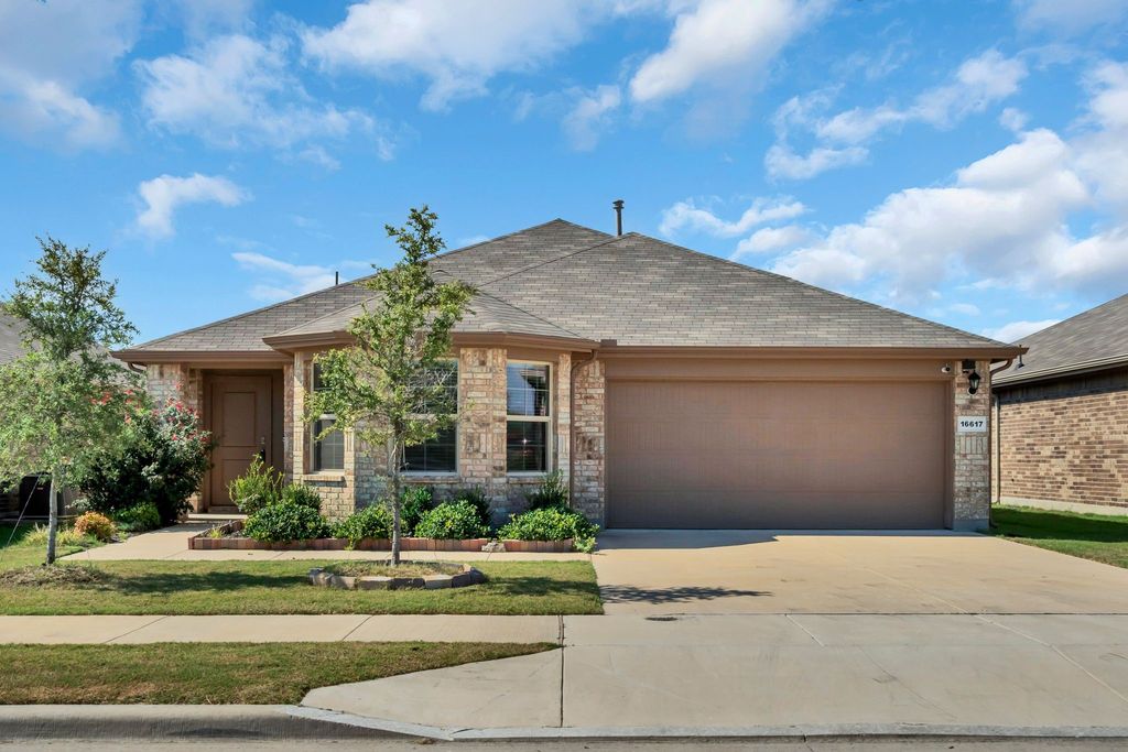 16617 Porterfield Lane, Justin, TX 76247 — exterior