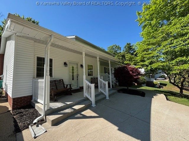 11 Monterey Lane, Cross Lanes, WV 25313