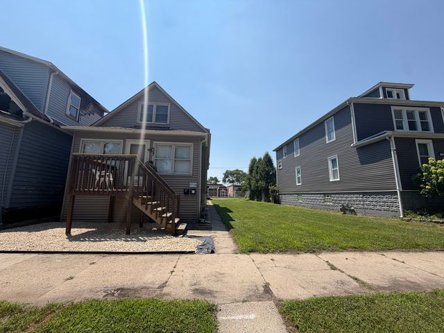13932 S Chippewa Avenue, Burnham, IL 60633