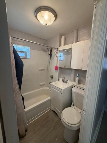 13932 S Chippewa Avenue, Burnham, IL 60633
