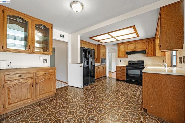 9423 Olympia Fields Dr, San Ramon, CA 94583