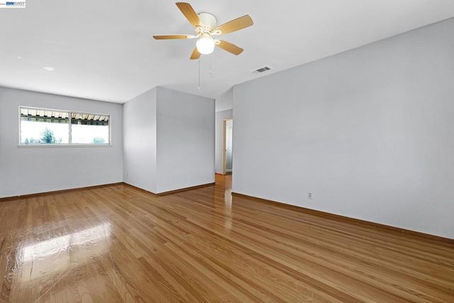9423 Olympia Fields Dr, San Ramon, CA 94583