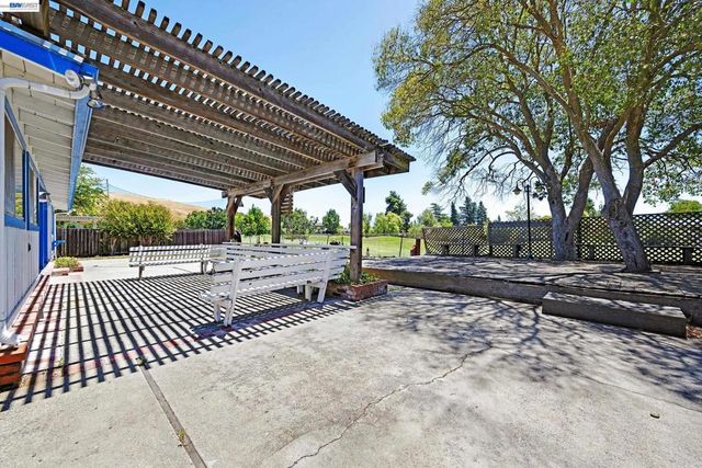 9423 Olympia Fields Dr, San Ramon, CA 94583