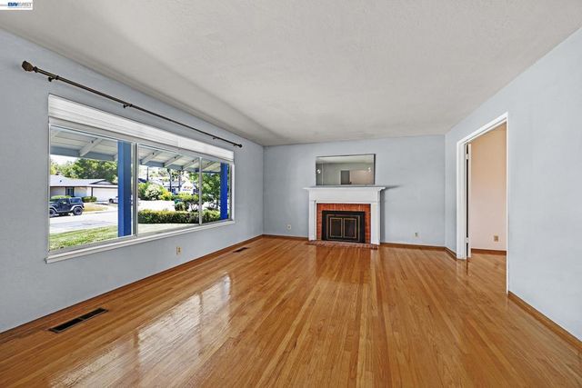 9423 Olympia Fields Dr, San Ramon, CA 94583