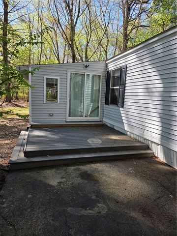 27 Leisure Way, Coventry, RI 02816