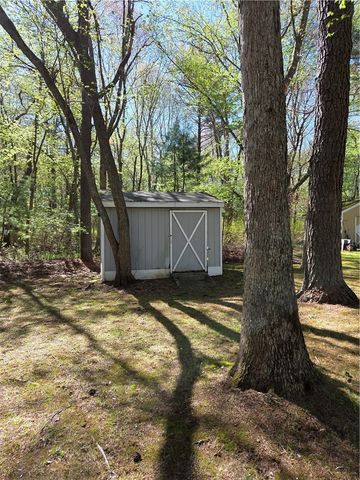 27 Leisure Way, Coventry, RI 02816