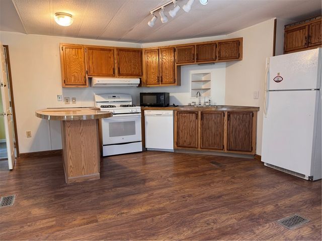 27 Leisure Way, Coventry, RI 02816