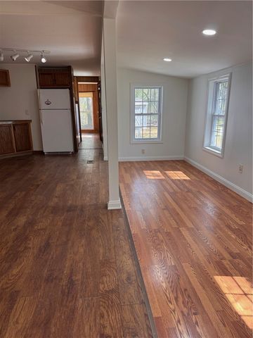 27 Leisure Way, Coventry, RI 02816
